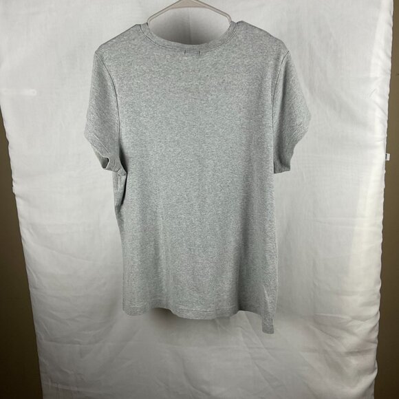 Old Navy T-shirt - Picture 7 of 7